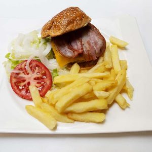 HAMBURGUESA CHEESE-BACON 100% VACUNO CON PATATAS